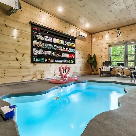 Summer Sale, Indoor Pool, Pet Stays Free, Movie, Hottub